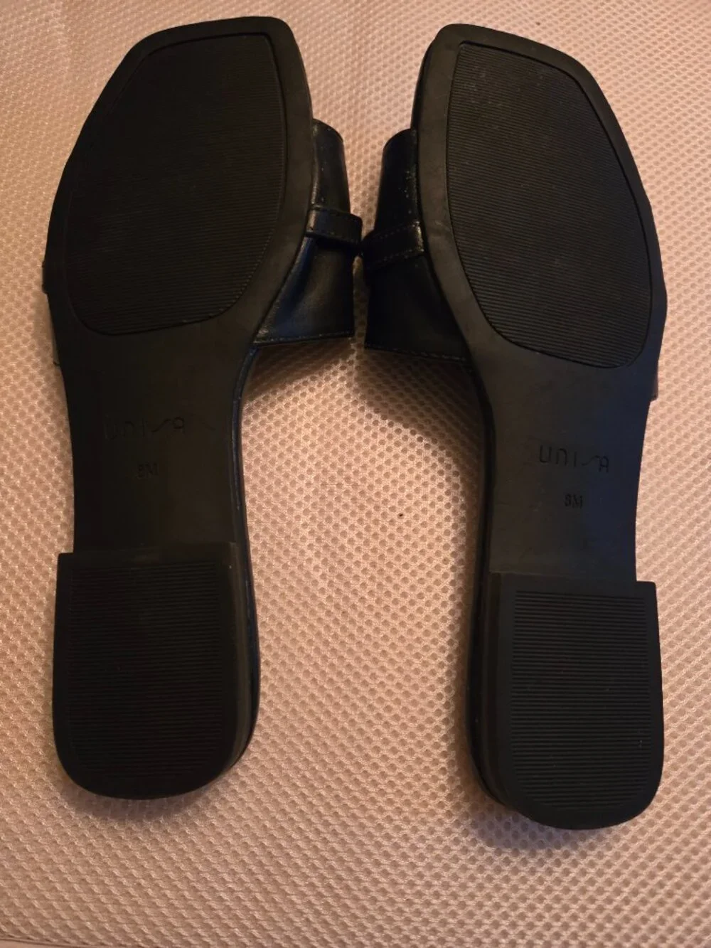 Unisa size 8, black slide, new never worn - Picture 2 of 4